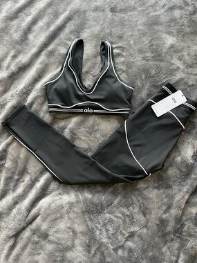 Alo Black Sports Bra & Legging Set with White Piping